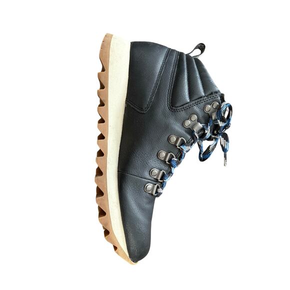 Merrell Alpine Hiker Boots - Picture 5 of 10